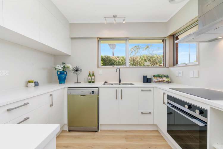 27 Pooley Street Pakuranga Heights_9