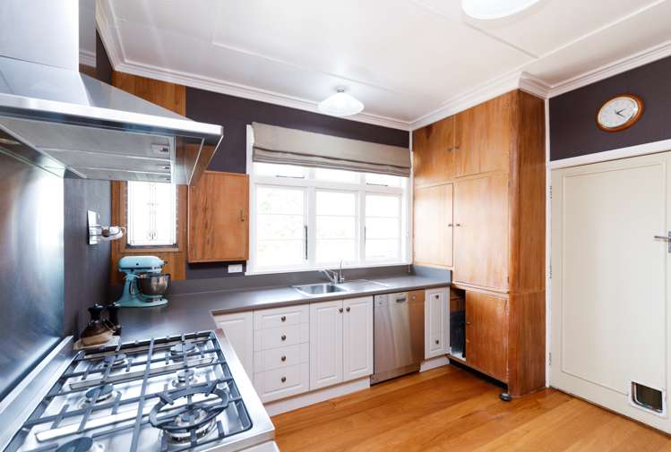 82 Bell Road West Halcombe_10