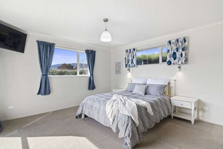 74 Washbourn Drive Richmond_10