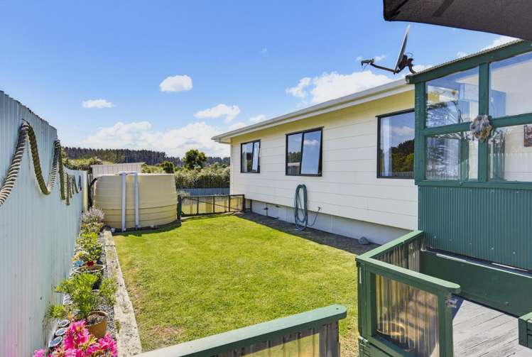 15 Muaupoko Street Hokio Beach_23