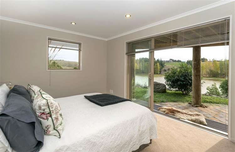 16 Lake View Place Fairhall_19