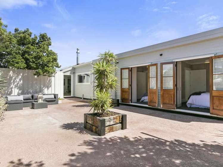 68a Lyall Parade Lyall Bay_1