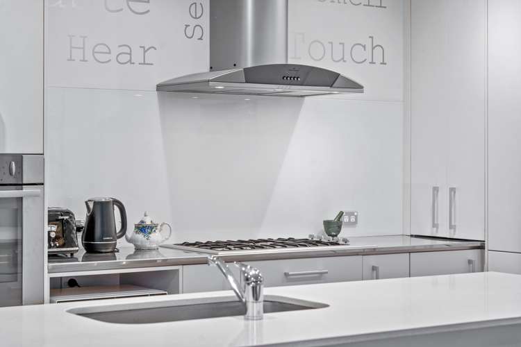 8 Baverton Drive Flat Bush_12