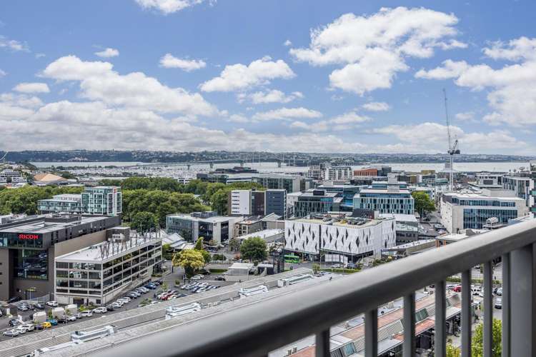 1104/53 Cook Street_0