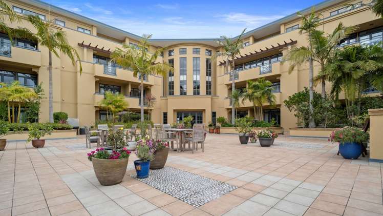 2H/9 Bute Road Browns Bay_11