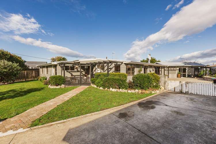 202 Caroline Place Mayfair_9