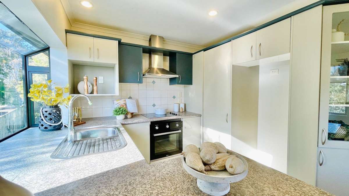 1266 New North Road_1