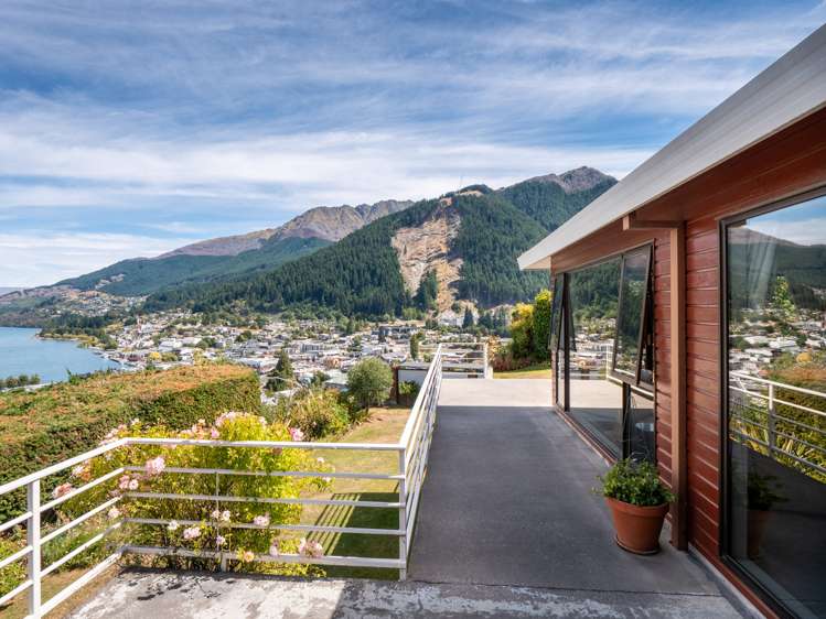 19 Salmond Place Queenstown_12
