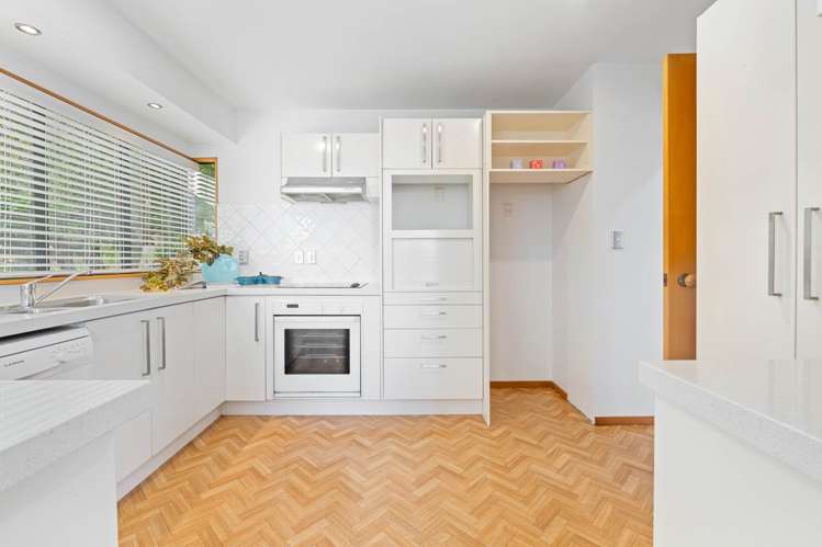 7/96 William Bayes Place Red Beach_8