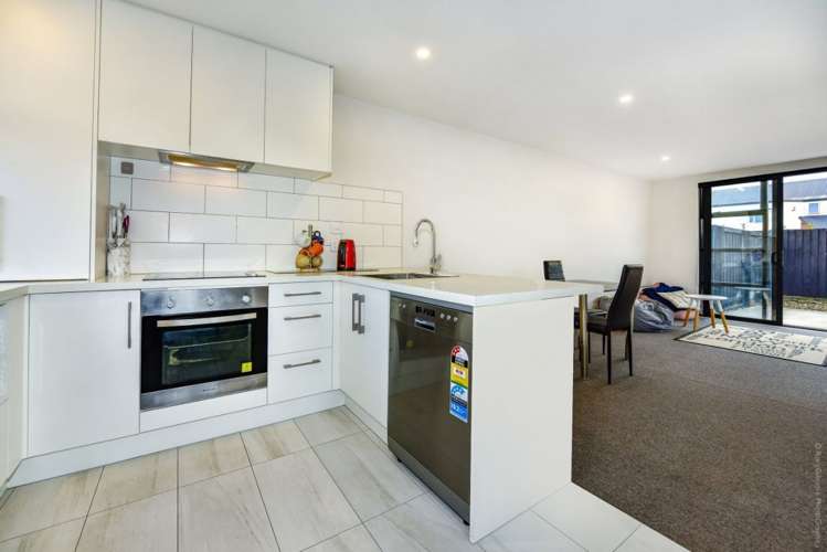 8/68 Barbour Street Waltham_18