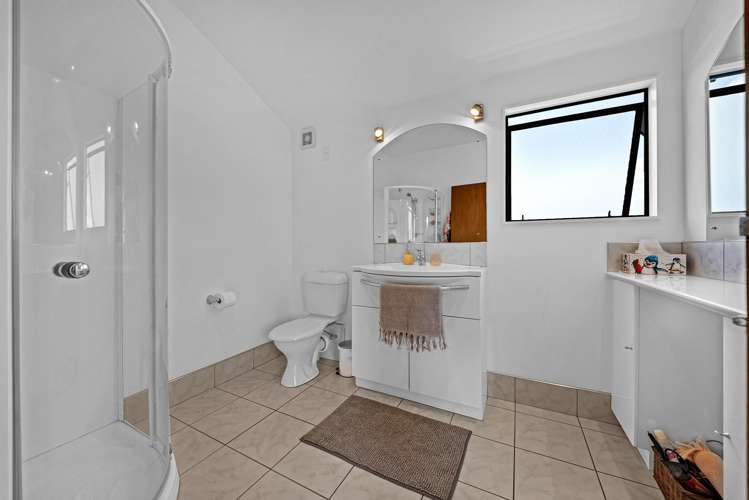 77 Botany Road Botany Downs_19