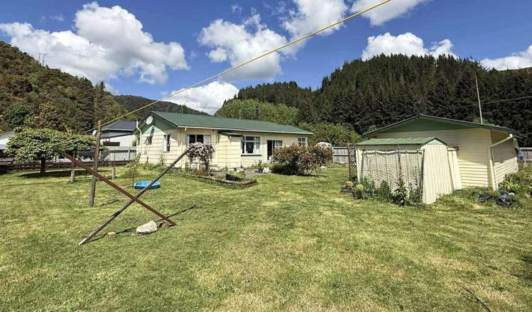 10 Broadway Reefton_12