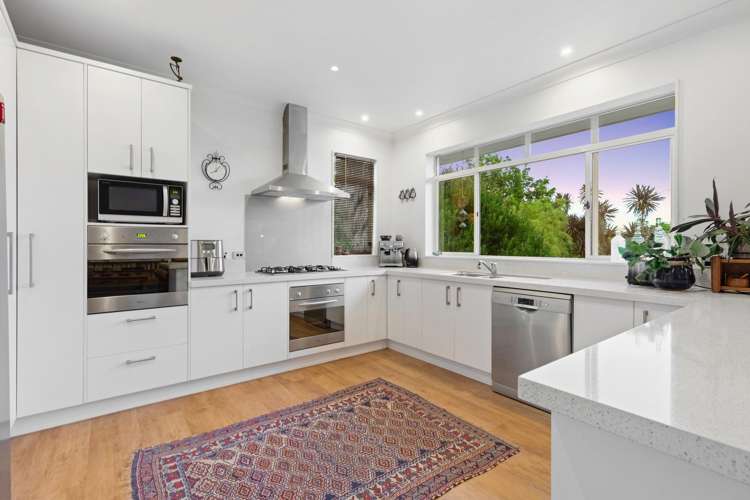 25 Gunbar Drive Welcome Bay_10