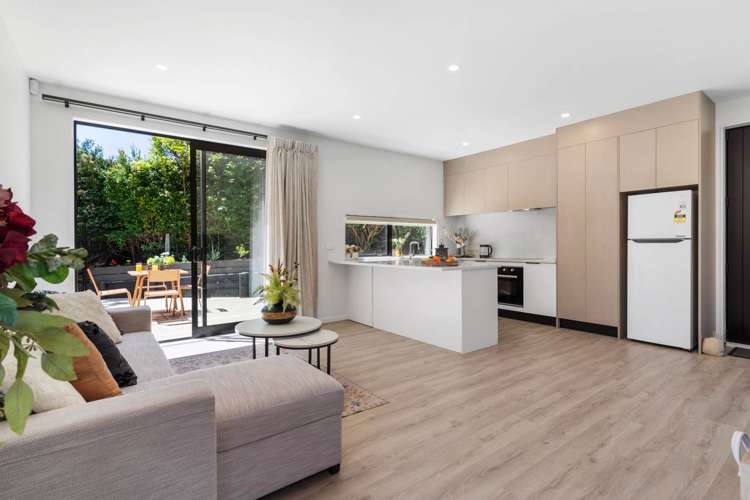 9/10 Hutchinsons Road Bucklands Beach_2