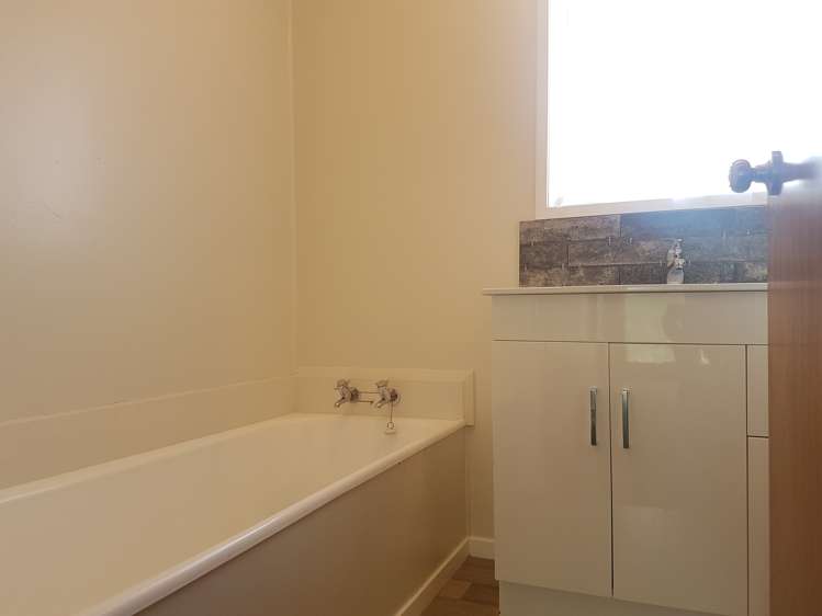 66 Finlayson Avenue Clendon Park_12