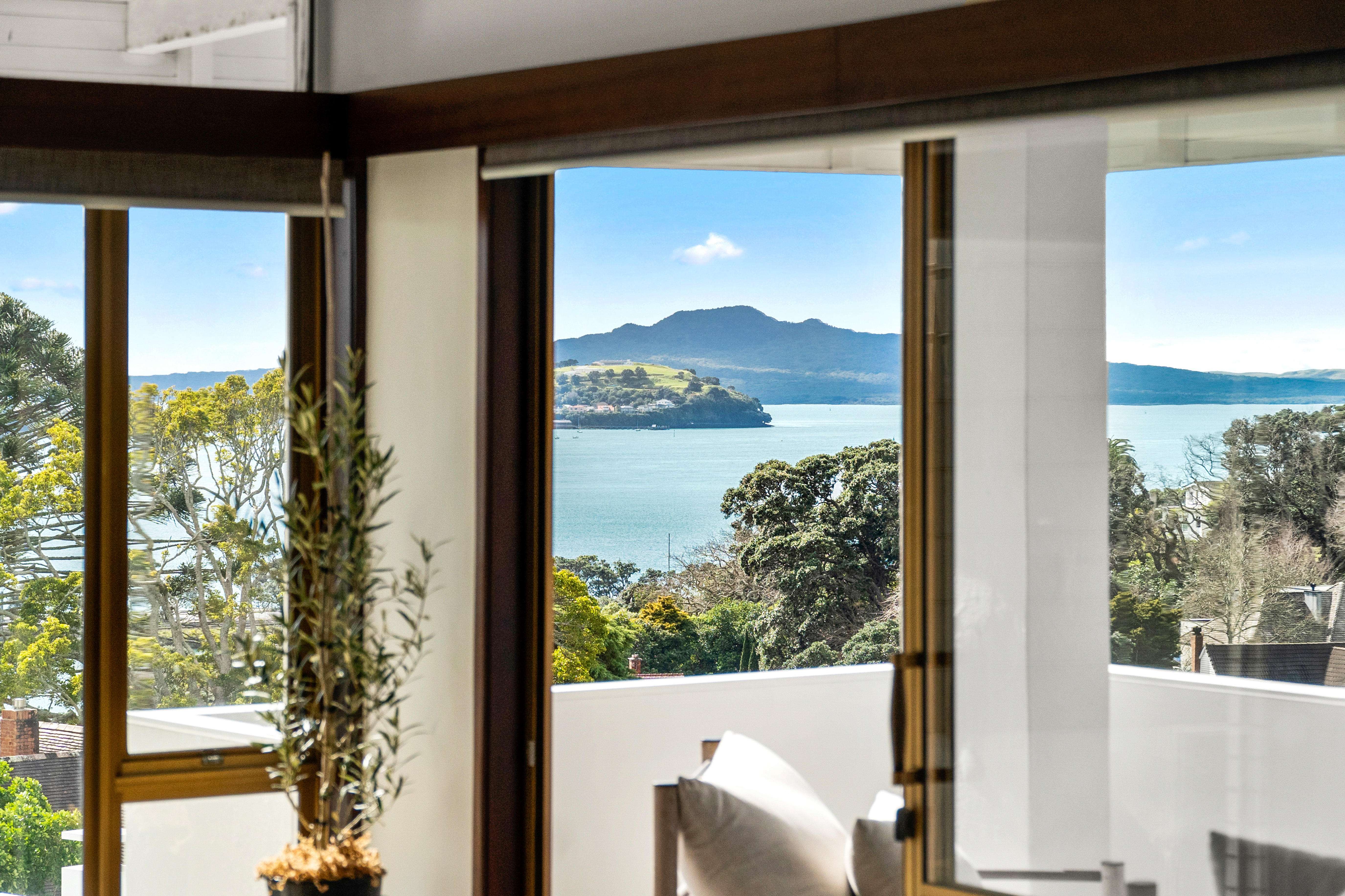 Kiwi fashion guru Keith Matheson sells Parnell penthouse for 2.03m