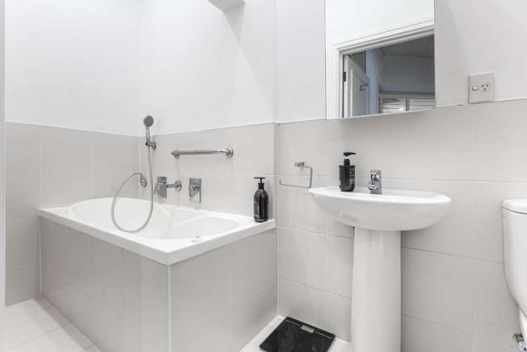 2g/148 Quay Street Auckland Central_15