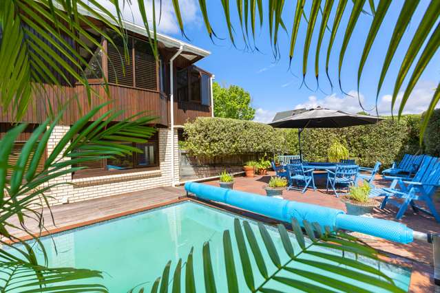 1 Meanda Gardens Sunnyhills_4