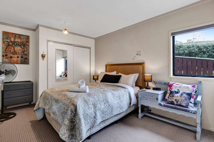 5 Ruskin Place Westown_16