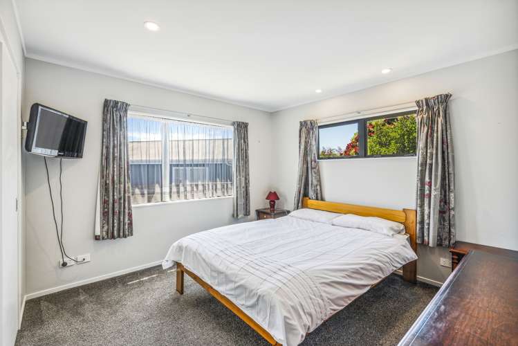 7 Adrian Grove Waikanae Beach_13