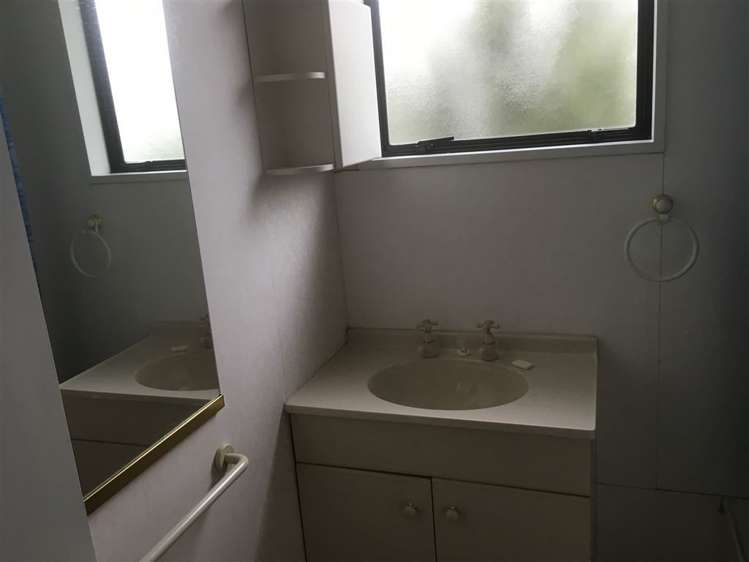 17 Waiau Street Manapouri_12