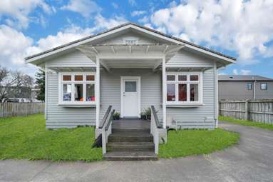 243 & 243A Panama Road_2