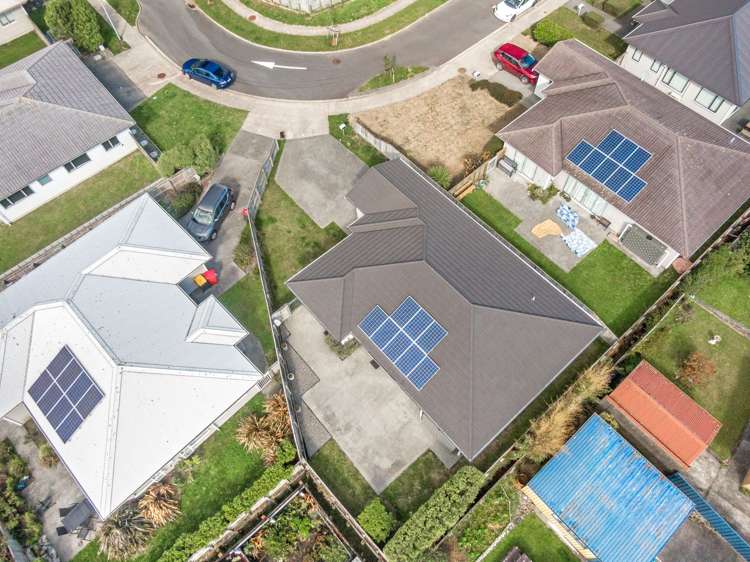 13 Henrietta Maxwell Grove Wainuiomata_23