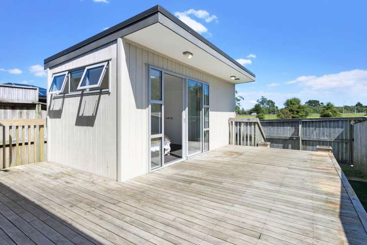 2/8 Paul Place_5