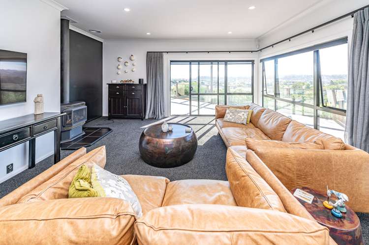 1 Shakespeare Road Bastia Hill_12