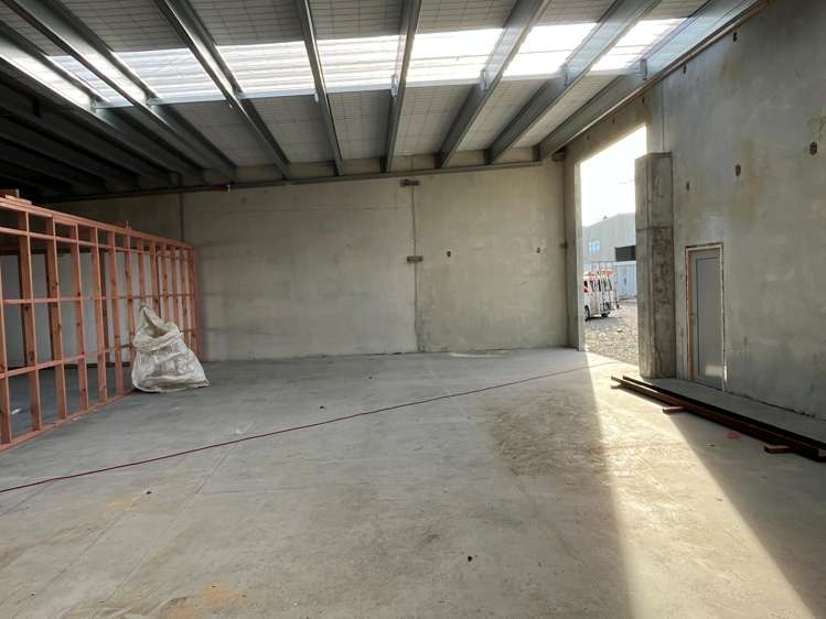 6/8 Lake Bryndwr Lane Burnside_4