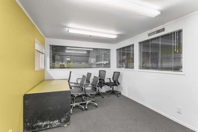 393 Apirana Avenue Point England_4