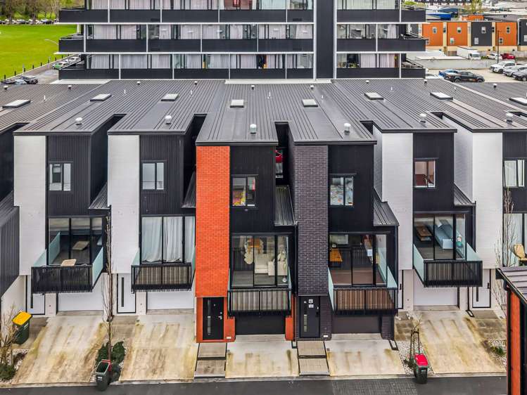 9/216 Tristram Street_0