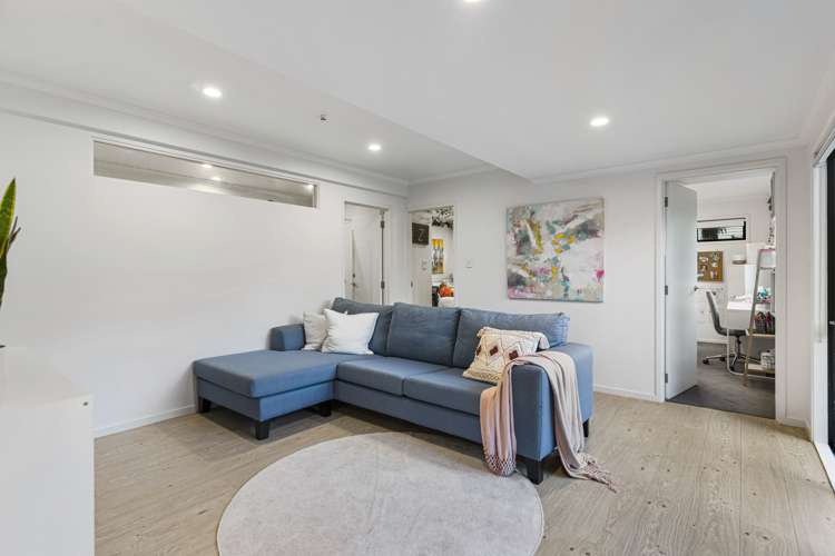 15 Beach Road Mellons Bay_13