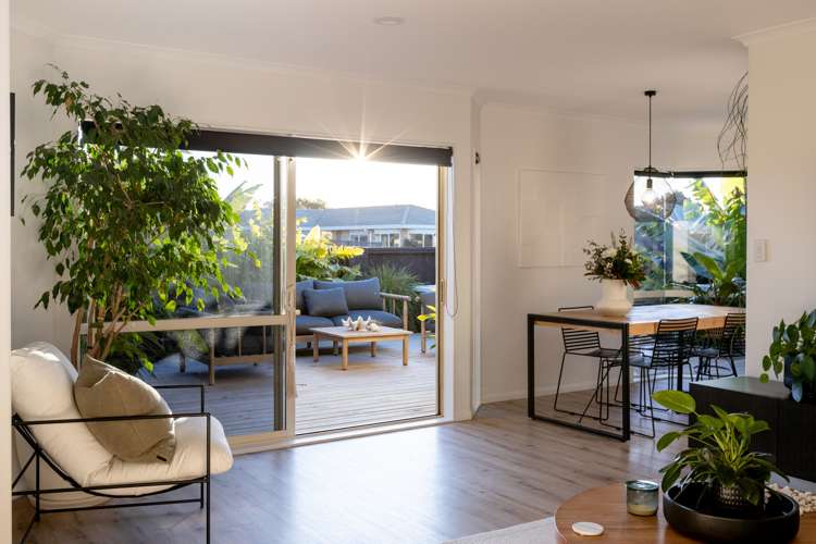 46 Ocean Crest Papamoa_2