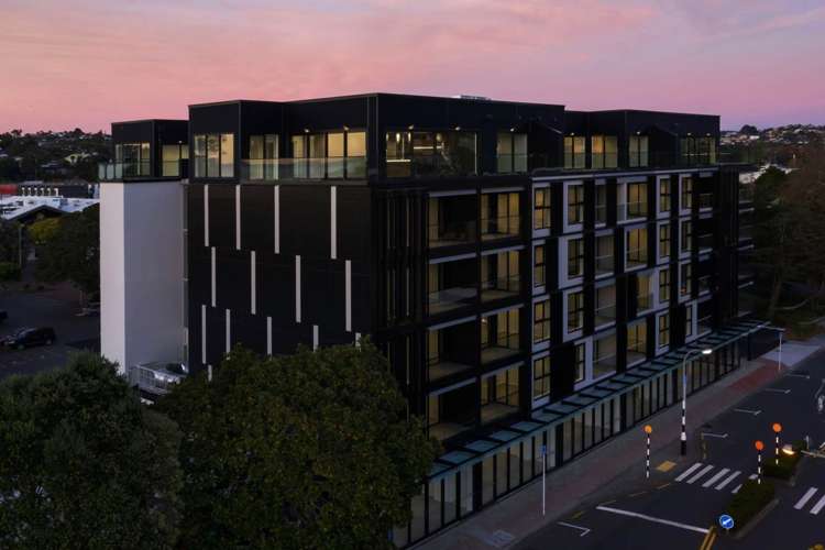 103/4 Bute Road Browns Bay_13