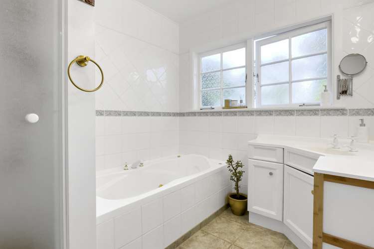 792 West Coast Road Oratia_14