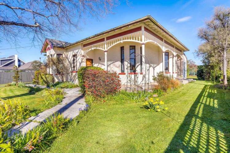 South Island home of political heavyweight for sale for $495,000-plus