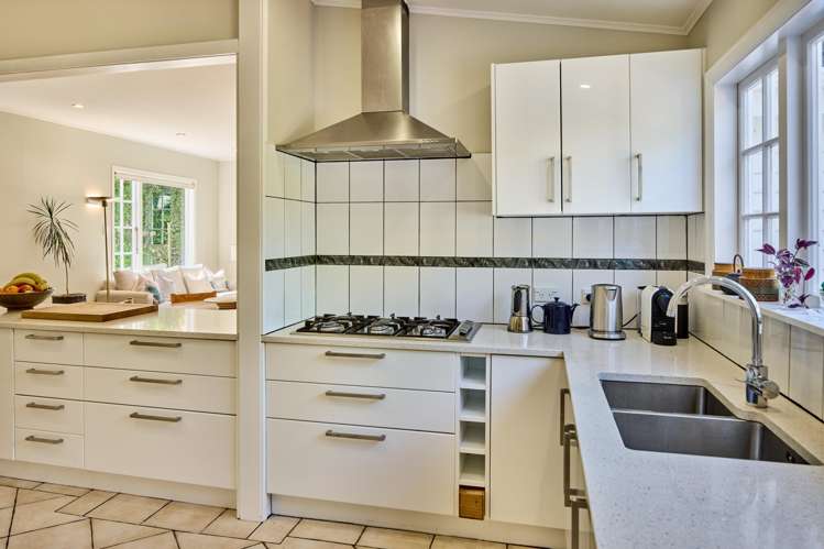 9 Totara Crescent Woburn_8