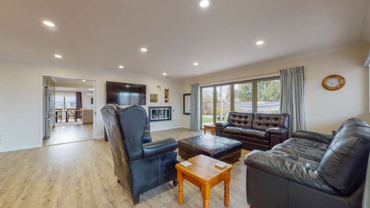 165 The Oaks Drive Leamington_8