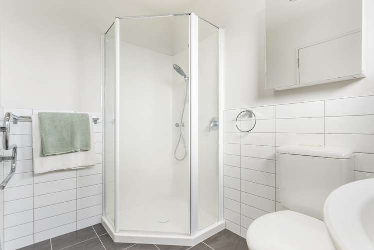 15/22 Northcross Drive Oteha_10