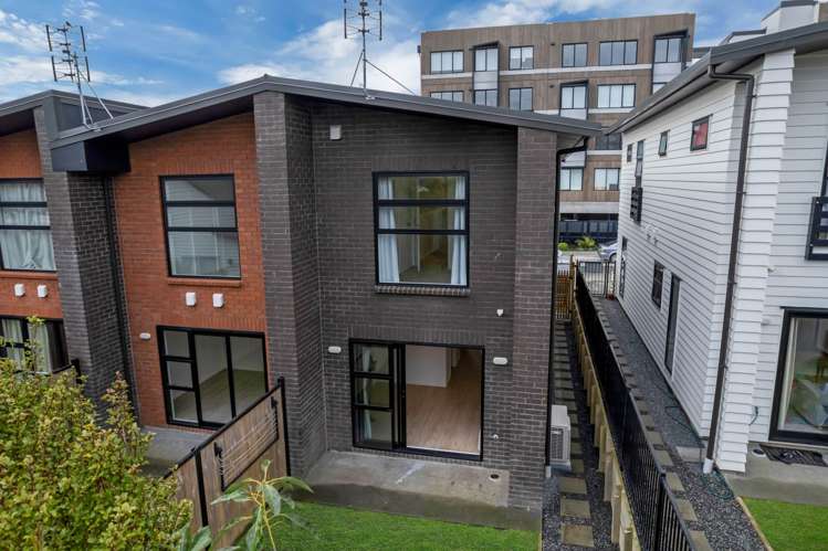 24 Rauemi Way Te Atatu South_13