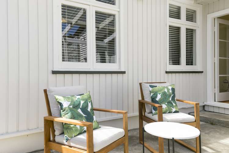 29 Palm Avenue Lyall Bay_13