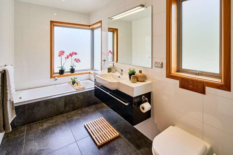 102 Kuku East Road Manakau_19