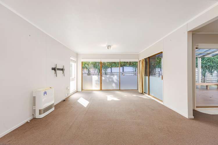 25 Meadway Sunnyhills_7