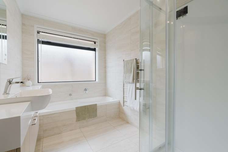 14 St Johns Avenue Hamilton East_6