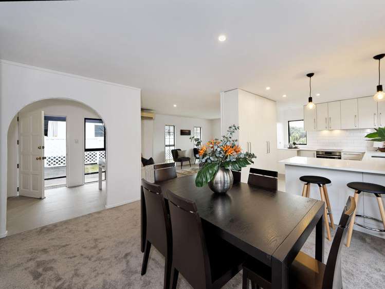 2/7 Te Atatu Road Te Atatu South_2