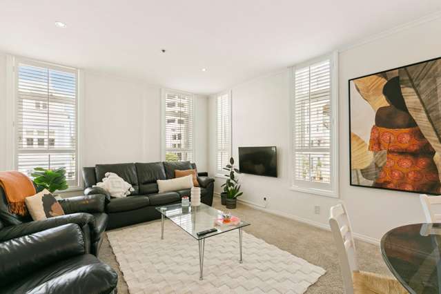 INVESTOR ALERT !! WATERFRONT APARTMENT !!