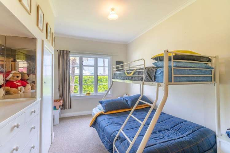 2 Hinemoa Street Paraparaumu_13