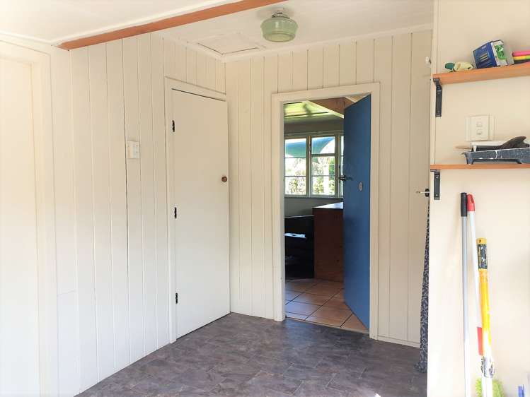 4 Main Road Owaka_15