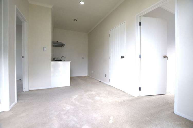 1/145 Tiriwa Drive Massey_1